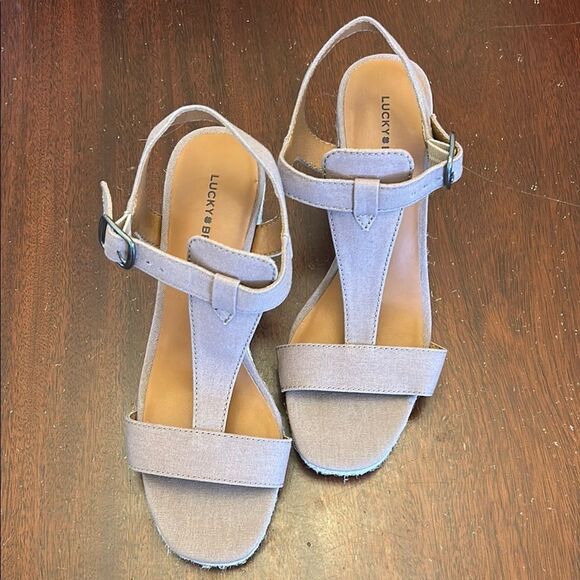 Lucky Brand Tan wedge Sandals Size 8 1/2 M NWOT - Picture 1 of 7